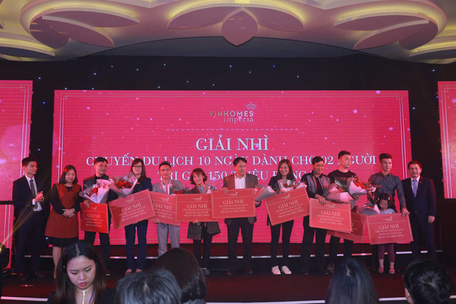 Mua nh&agrave; sang, tr&uacute;ng qu&agrave; v&agrave;ng năm mới ở phố cảng Hải Ph&ograve;ng - Ảnh 3.