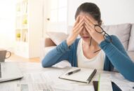 Chồng vay tiền rồi bỏ đi, vợ có phải trả thay?