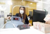 Làn sóng giảm lãi suất cho vay dịp cuối năm tiếp tục lan rộng