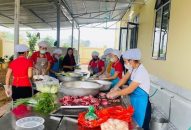Lý do đề xuất công việc nấu ăn cho trường mầm non công lập là nghề nặng nhọc, độc hại